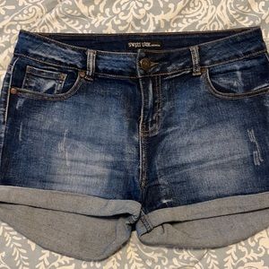 Cute denim shorts